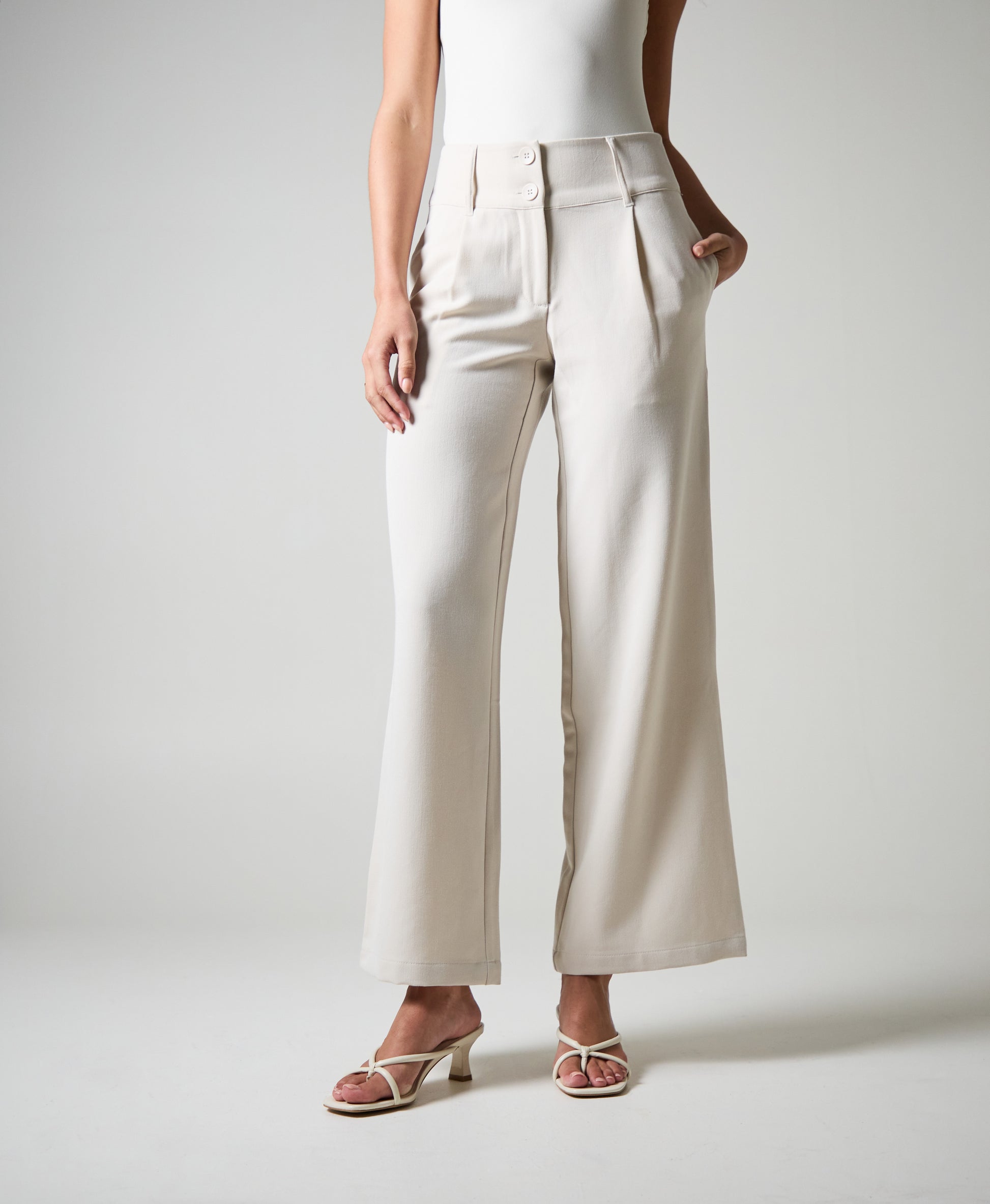 Dot Sandal - Thongs | Womens Shoes - Mi Piaci