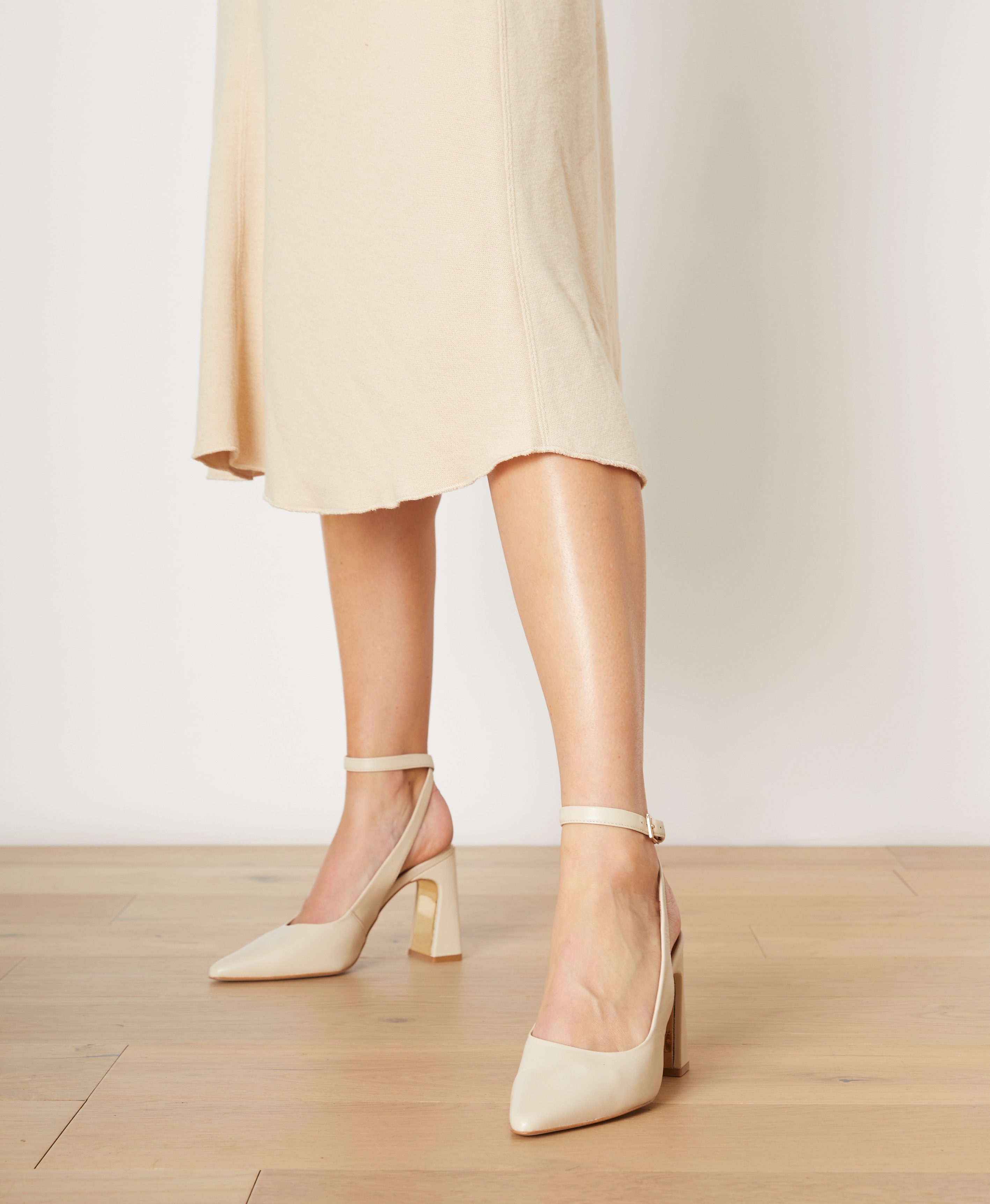 Cream best sale leather heels